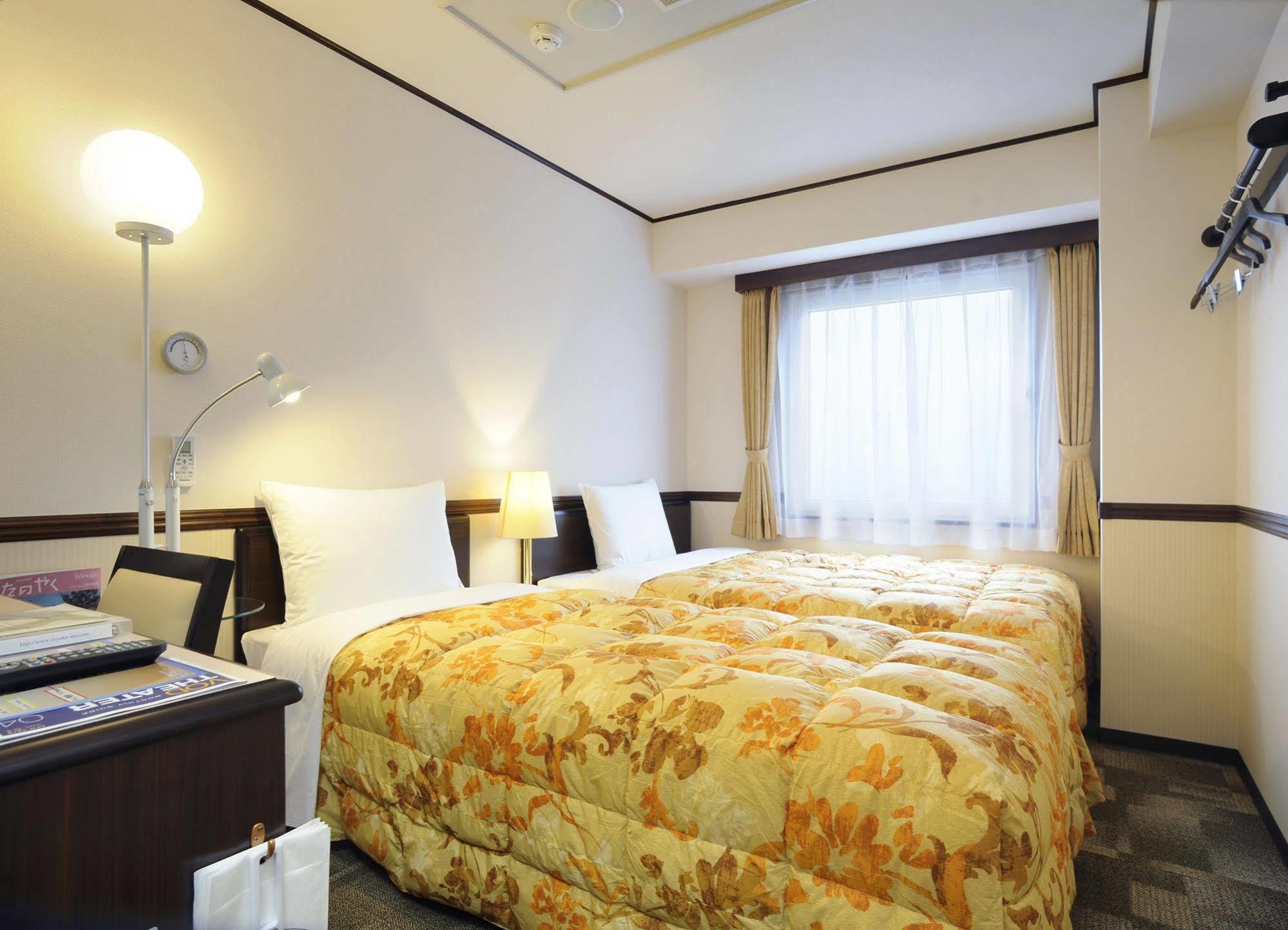 Toyoko Inn Sakudaira-Eki Asama-Guchi Exterior photo